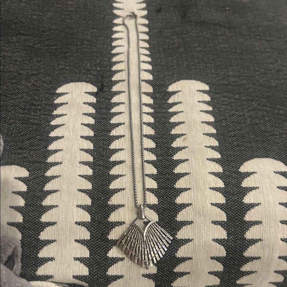 Trifari Silver Vibntage Fan Pendant Necklace